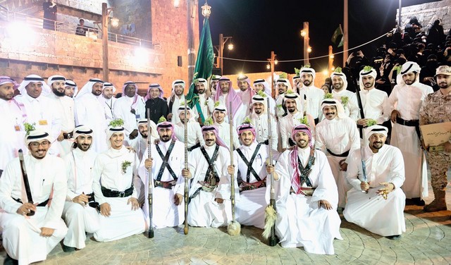 وسط إشادة إدارة المهرجان "قرية الباحة التراثية" تختتم مشاركتها