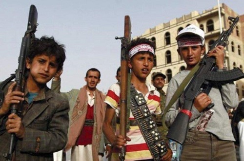 بعد تجنيد الأطفال.. ميليشيا الحوثي تبحث عن المتقاعدين