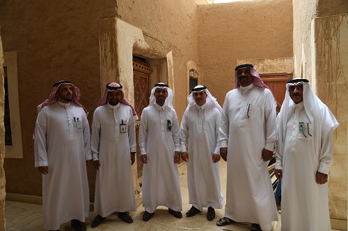 "السليم" في زيارة تفقدية لبيت البسام التراثي للأطلاع على مشروع تأهيله وترميمه