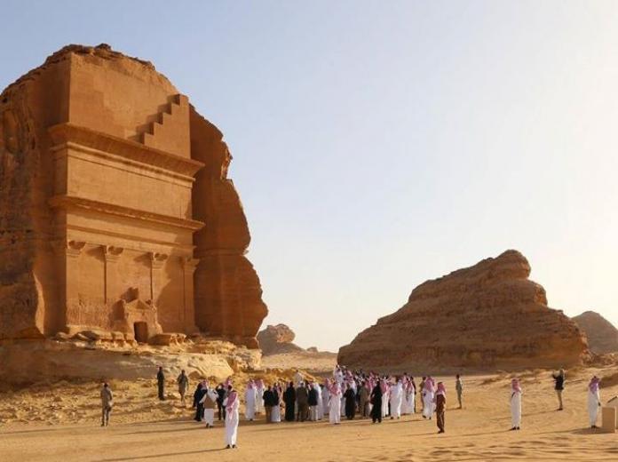 بدء تطبيق النظام المطور لتراخيص الإرشاد السياحي