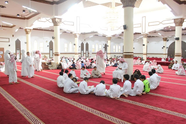 أكثر من 300 طالب متقدم للأختبار في حلقات القرآء بجامع غزوى المطيري بالرياض