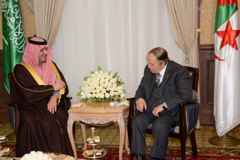 وزير الداخلية يستعرض مع الرئيس الجزائري العلاقات الثنائية