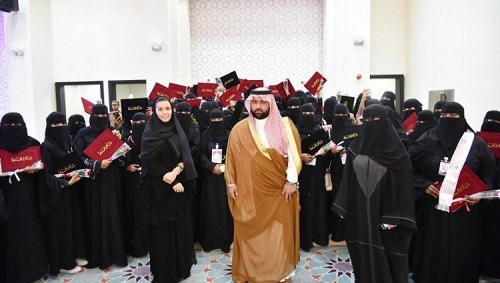إنشاء مصنع أثاث وديكور لحرفيات جازان