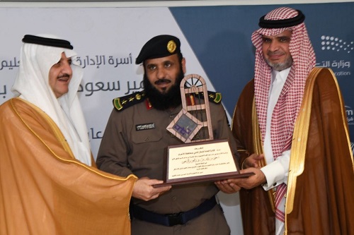 أمير الشرقية يكرم "مدني الاحساء" كأفضل إدارة في التعامل بالمحافظة