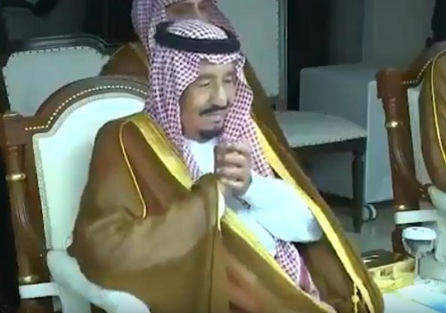 فيديو.. ردة فعل الملك حينما ظهرت صورة والده في احتفال النهائي
