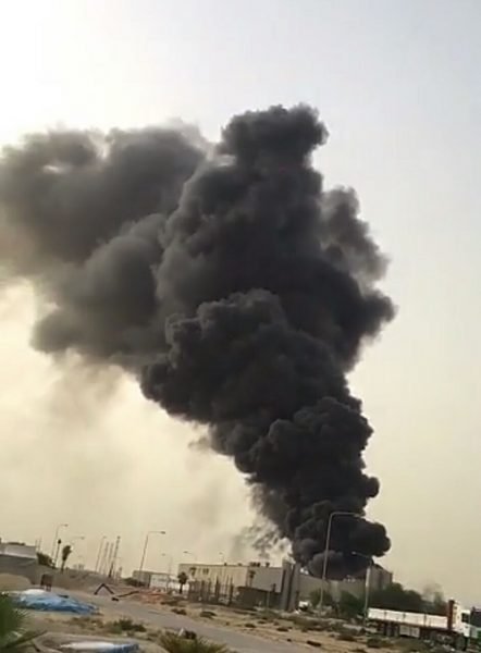 حريق يلتهم أحد شركات الجبيل