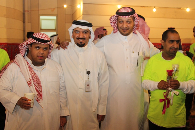 مركز التأهيل الشامل بالباحة يقيم وجبة إفطار جماعي لذوي الاعاقة