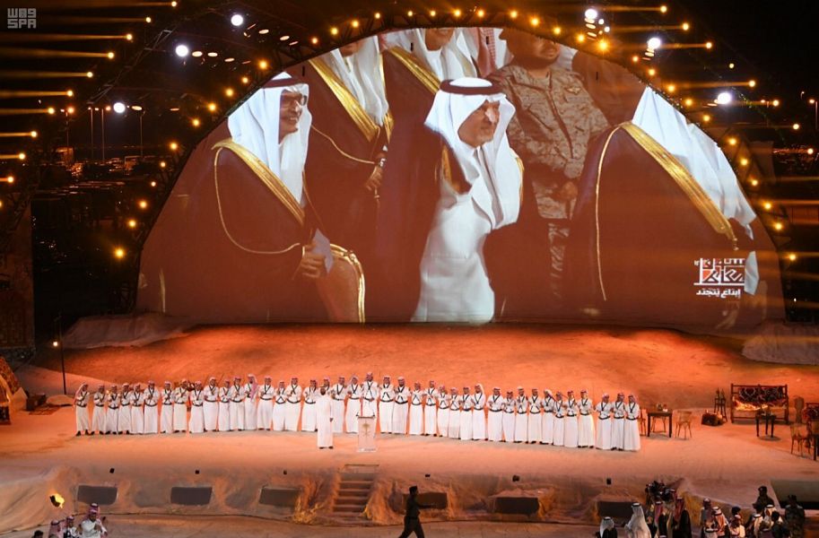 الأمير خالد الفيصل يفتتح الدورة الثانية عشرة لسوق عكاظ ( فيديو)