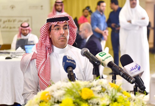 العواد: المملكة ترحب بجميع المُسلمين وترفض تسييس الحج