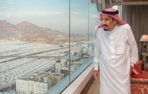 خادم الحرمين: الشرف الأكبر لبلادنا خدمة ضيوف الرحمن