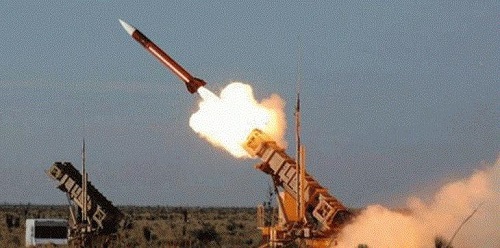 قوات الدفاع الجوي تعترض وتدمر صاروخا باليستيا أطلقته ميليشيا الحوثي تجاه نجران