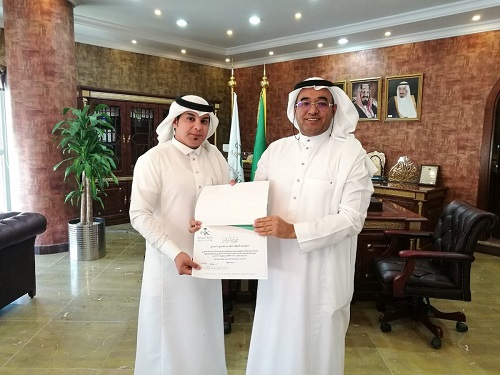 «صحة المدينة» تُكرّم ممرضًا أنقذ حياة حاج تركي