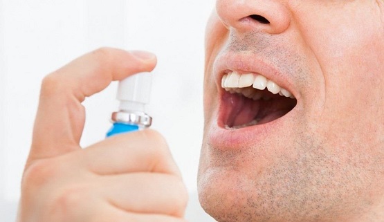 مشروب شائع "يخلصك" من رائحة الفم الكريهة!