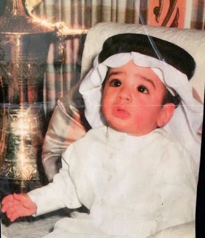 صور نادرة لولي العهد في مرحلة الطفولة المبكرة