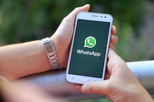 "واتس أب" يتوقف عن دعم الإصدارات القديمة من الآيفون