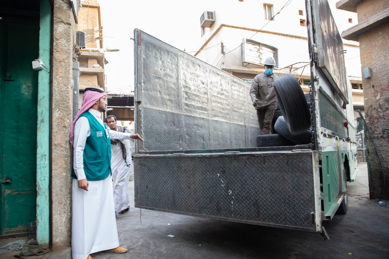 "التجارة" تضبط 3 ألف إطار مستعمل خلال 72 ساعة