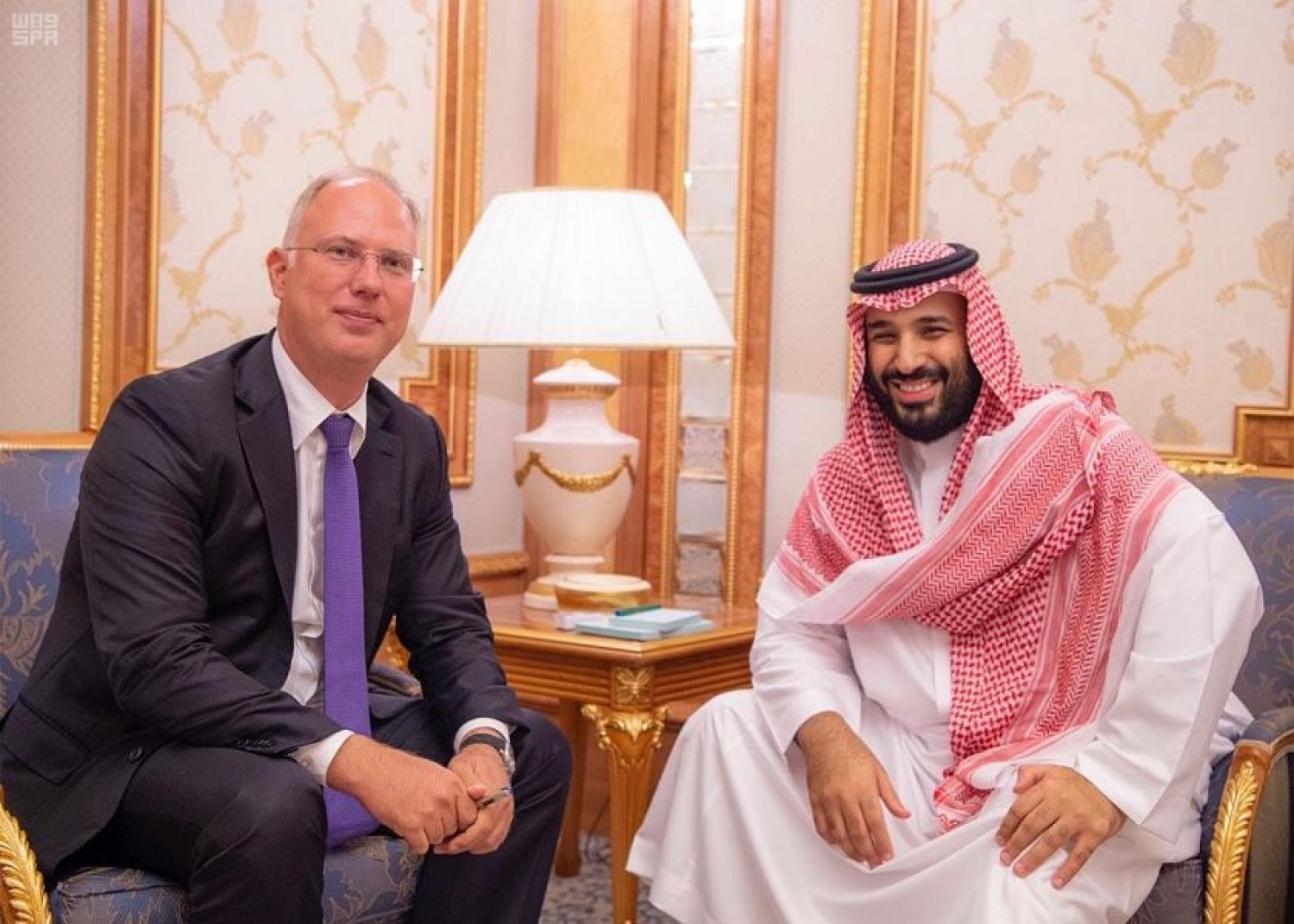 ولي العهد يلتقي رئيس صندوق الاستثمارات الروسي