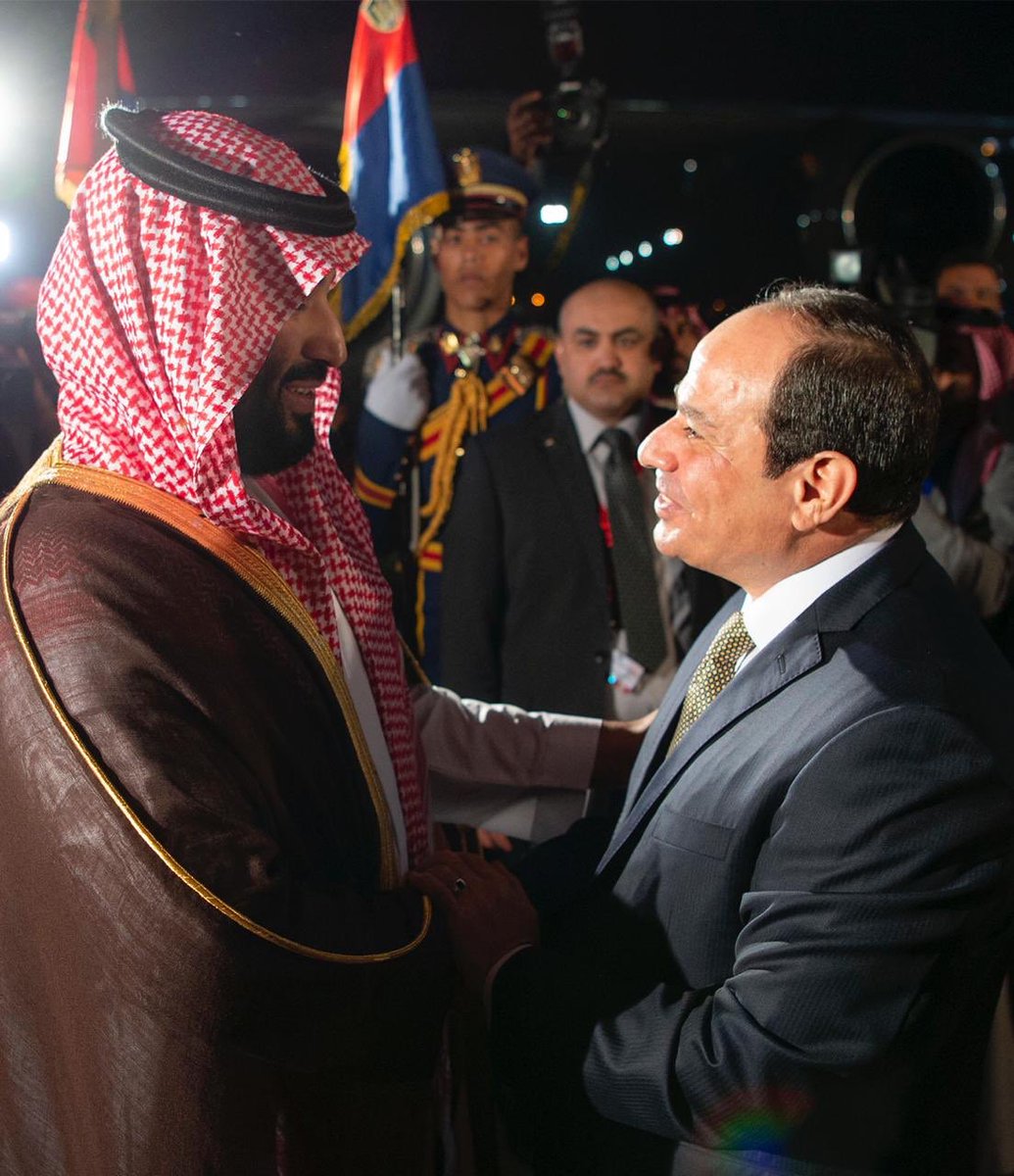 ولي العهد الأمير محمد بن سلمان يصل مصر والرئيس المصري في مقدمة مستقبليه