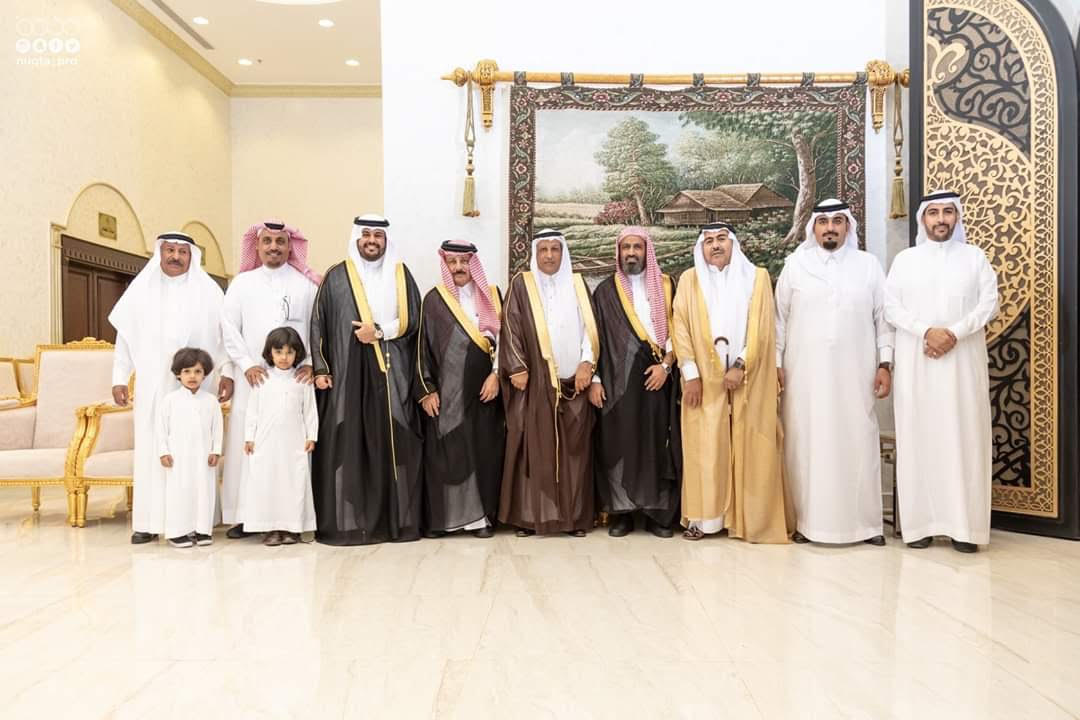 "الزايدي" يحتفي بزفافه