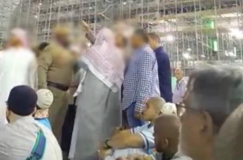 إمارة مكة تكشف ملابسات اعتداء مواطن على رجل أمن في صحن الطواف