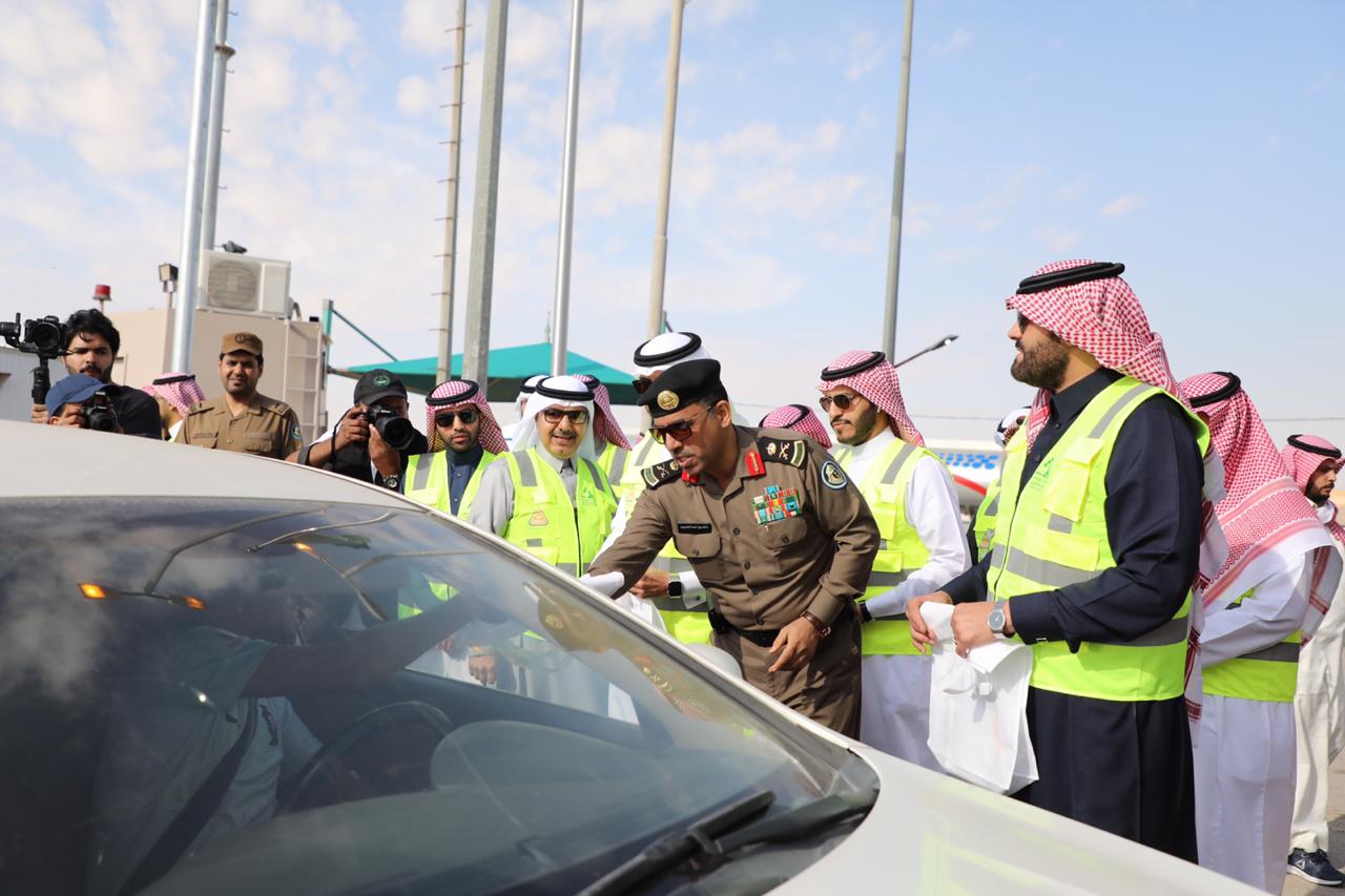 قائد القوات الخاصة لأمن الطرق يدشن حملة درب السلامة
