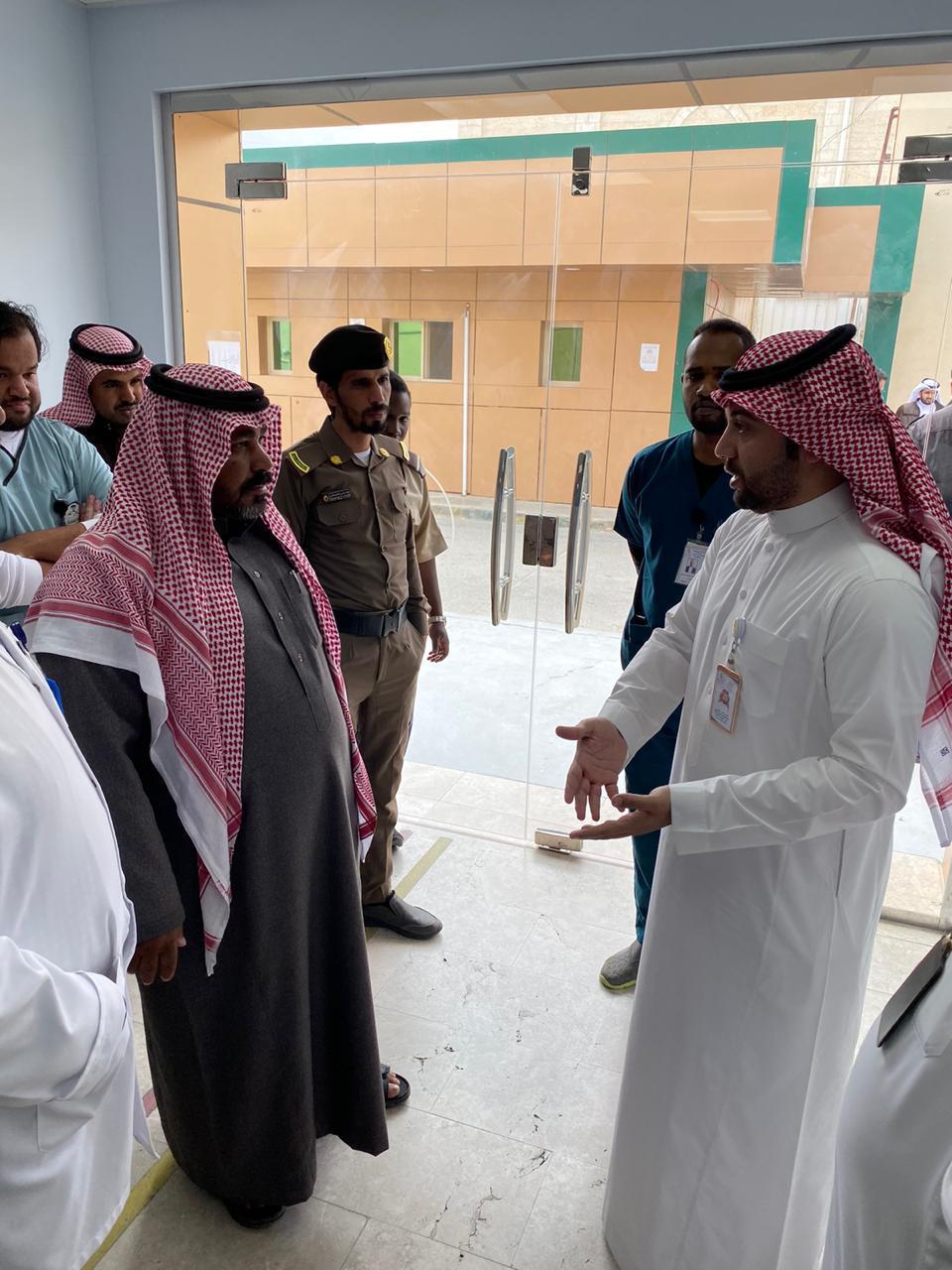 مدير صحة بيشة في زيارة لمستشفى سبت العلايا