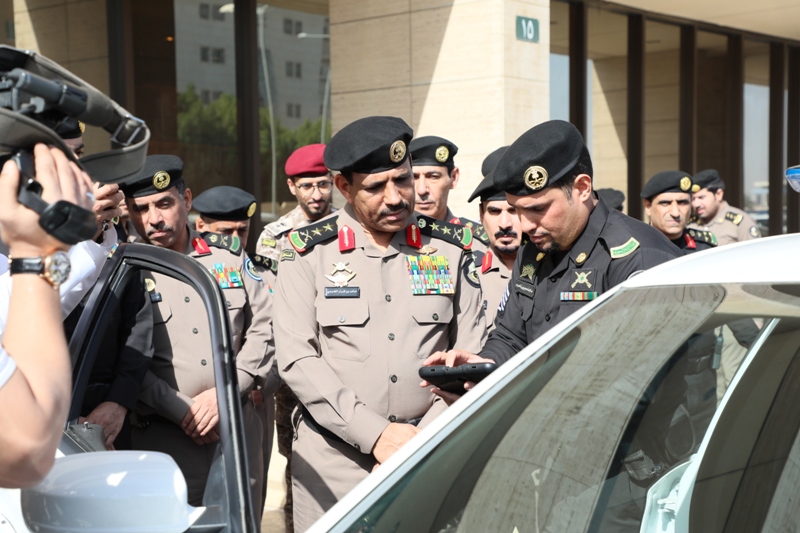 مدير الأمن العام يدشن منظومة مركبات دوريات الأمن الجديدة