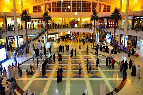 اعتباراً من الغد.. السماح لمن هم أقل من 15 سنة بدخول المحلات والأسواق التجارية