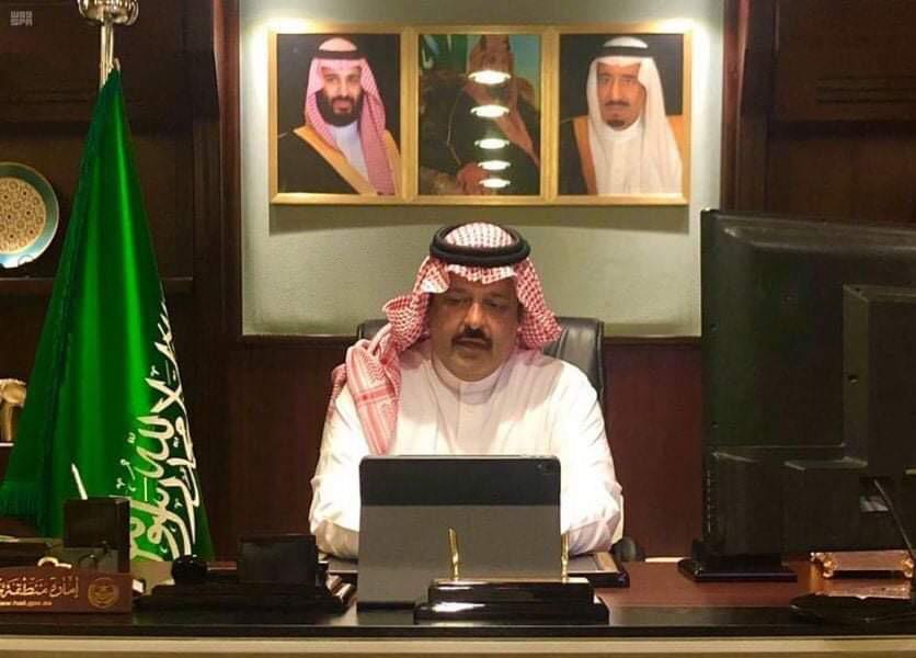 أمير منطقة حائل يدشن الصالون الإعلامي لفرع هيئة الصحفيين بالمنطقة