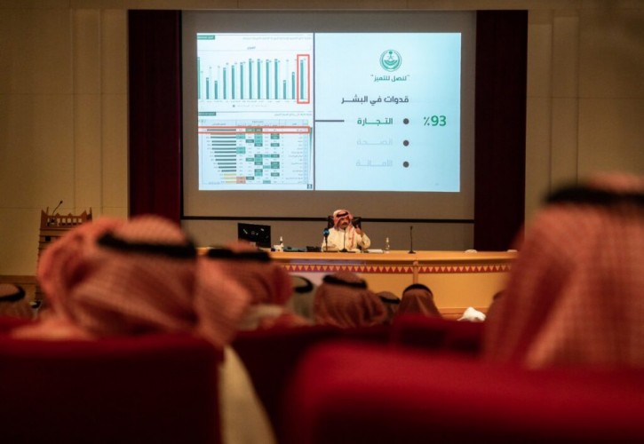 أمير عسير : تجاوزنا الصعوبات بالمدينة الطبية