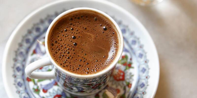 دراسة: القهوة تحد من نمو سرطان القولون وتعطي الأمل في علاج جديد