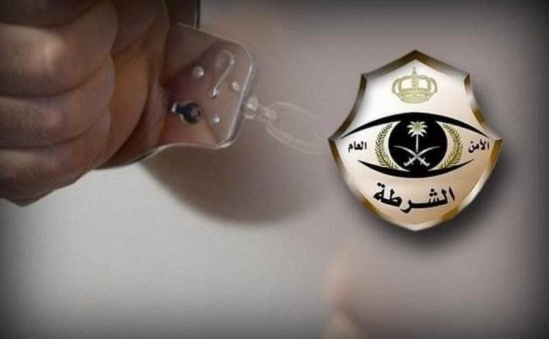 شرطة الشرقية: القبض على شخصين ارتكبا عدداً من القضايا الجنائية وقاما بالسطو على منزل بالدمام
