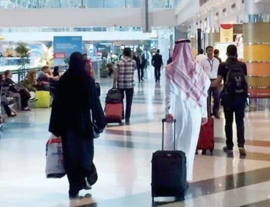 “التجارة” توضح شروط وآلية طلب تصريح استثناء سفر للخارج لموظفي الشركات والمؤسسات