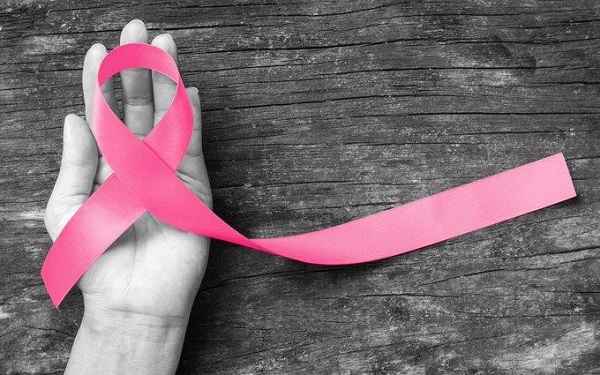 “الصحة” تنشر ملفاً توعوياً متكاملاً عن سرطان الثدي وأهمية الكشف المبكر ومواقع العيادات