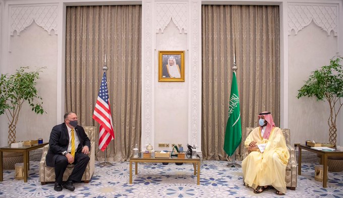 ولي العهد يلتقي وزير الخارجية الأمريكي في نيوم