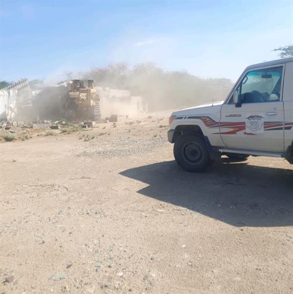 أمانة جدة تزيل غرفاً و6 أحواش غير نظامية بنطاق الجنوب