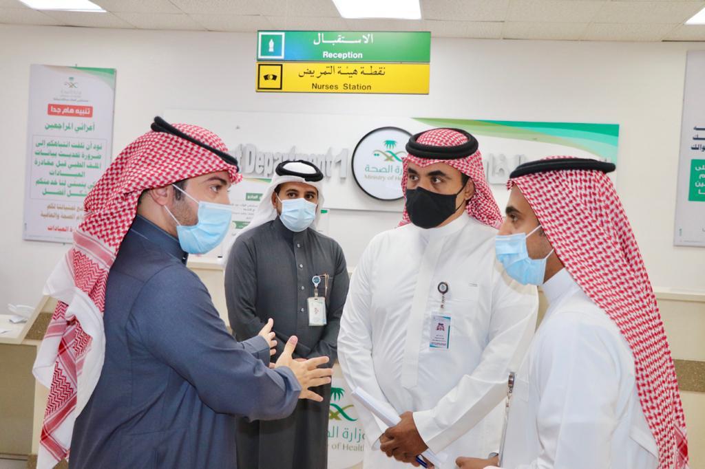 الشهراني يدشن العيادات المسائية بمستشفى الملك عبدالله