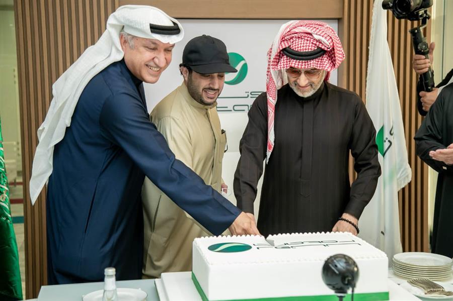 بحضور تركي آل الشيخ.. الأمير الوليد بن طلال يفتتح مقر روتانا الجديد في الرياض (فيديو)