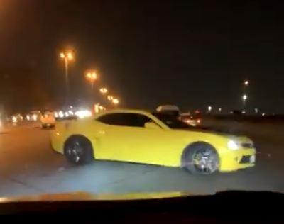 "المرور" يضبط قائد مركبة عكس اتجاه السير في طريق بجدة