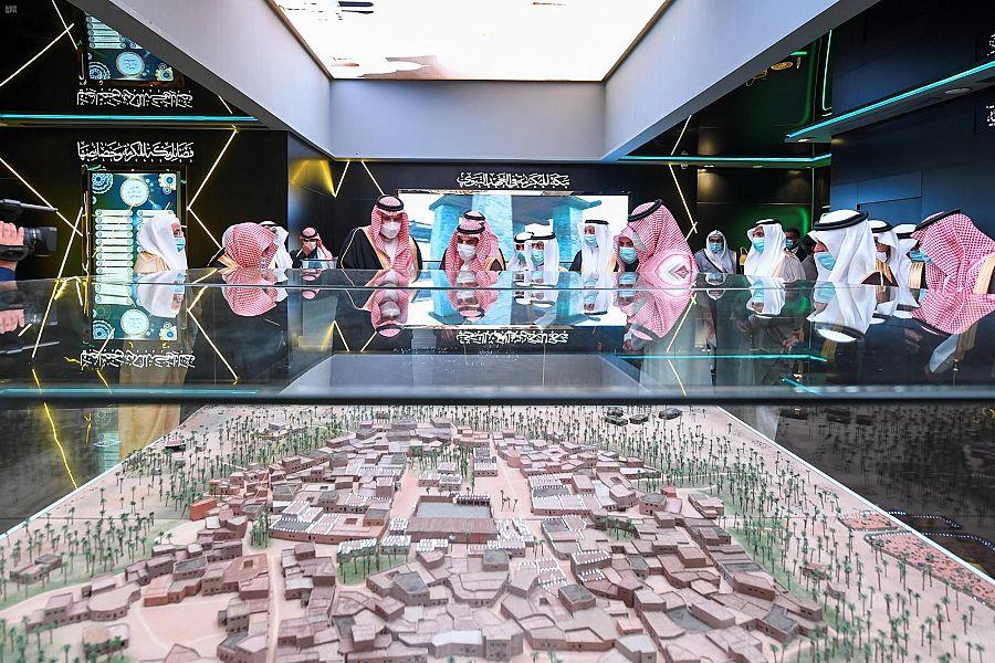 يضم 500 قطعة من العهد النبوي .. أمير المدينة المنورة يدشن المعرض والمتحف الدولي للسيرة النبوية