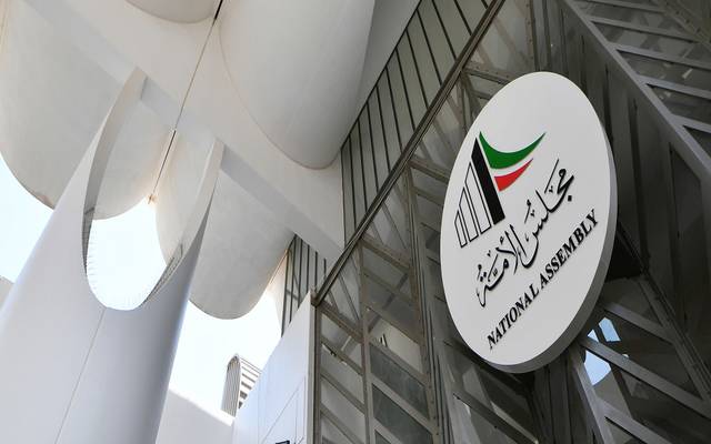 أمير الكويت يأمر بتأجيل جلسات مجلس الأمة لمدة شهر