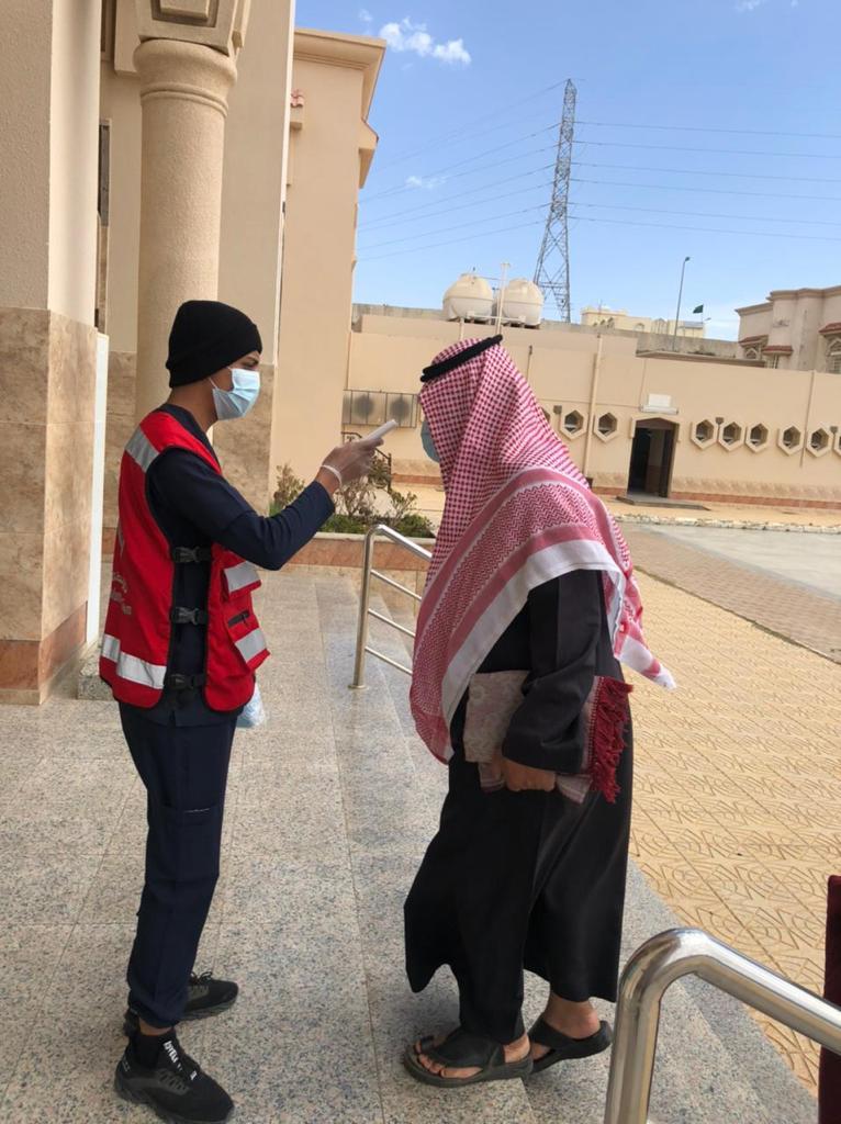 الهلال الأحمر بمنطقة الباحة ينفذ مبادرة تطوعية (الباحة آمنة)