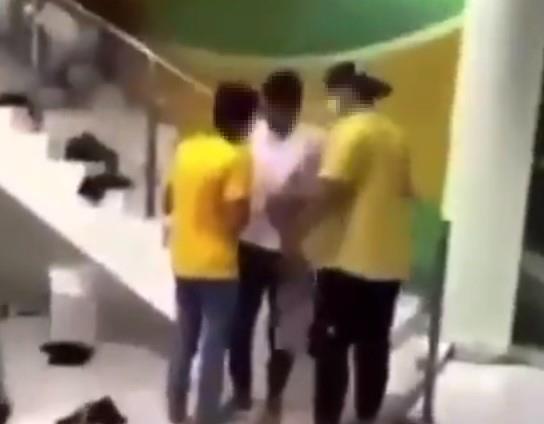 «النيابة العامة» تأمر بالقبض على أصحاب فيديو الاعتداء على شخص بصالة رياضية