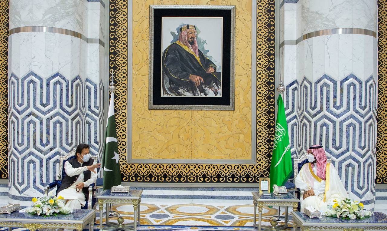 محمد بن سلمان وعمران خان يوقعان على اتفاق إنشاء مجلس التنسيق الأعلى السعودي الباكستاني