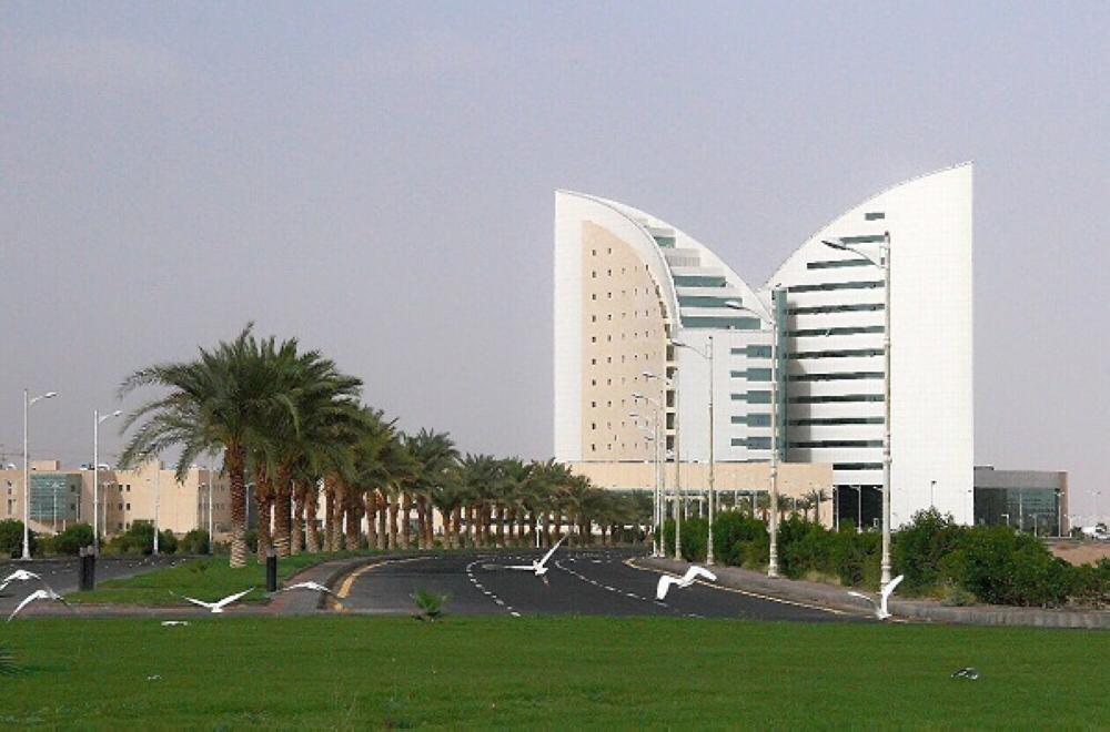جامعة نجران تعلن مواعيد التسجيل في عدد من الدبلومات العالية والمتوسطة