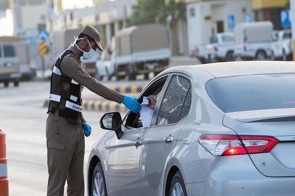«المرور»: 5 ضوابط للالتفاف يمينًا عند الإشارة الحمراء