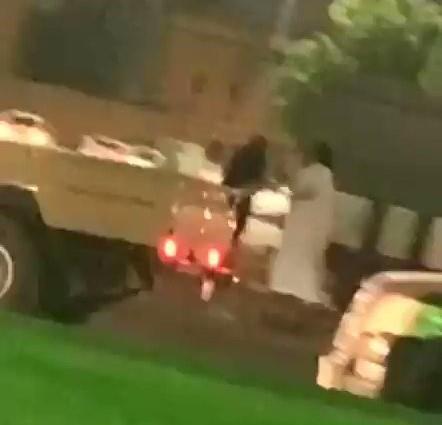 النائب العام يأمر بالقبض على شخص اعتدى بالضرب على امرأة في مكان عام بمحافظة الخرج