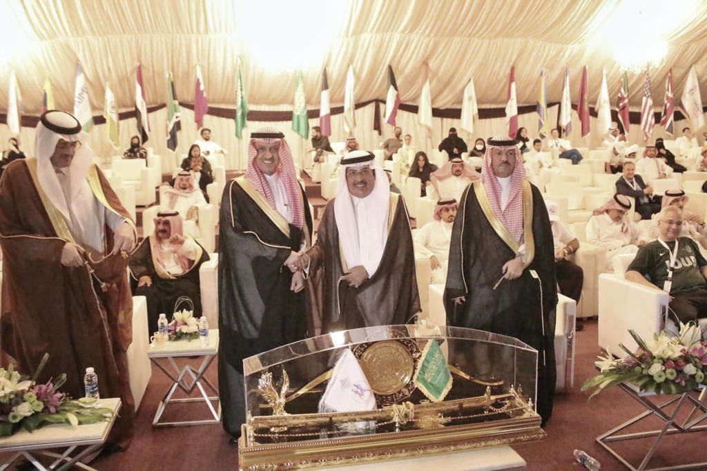 نيابة عن أمير المنطقة الشرقية.. الثنيان يدشن فعاليات مهرجان "نصف ماراثون الخبر الدولي"