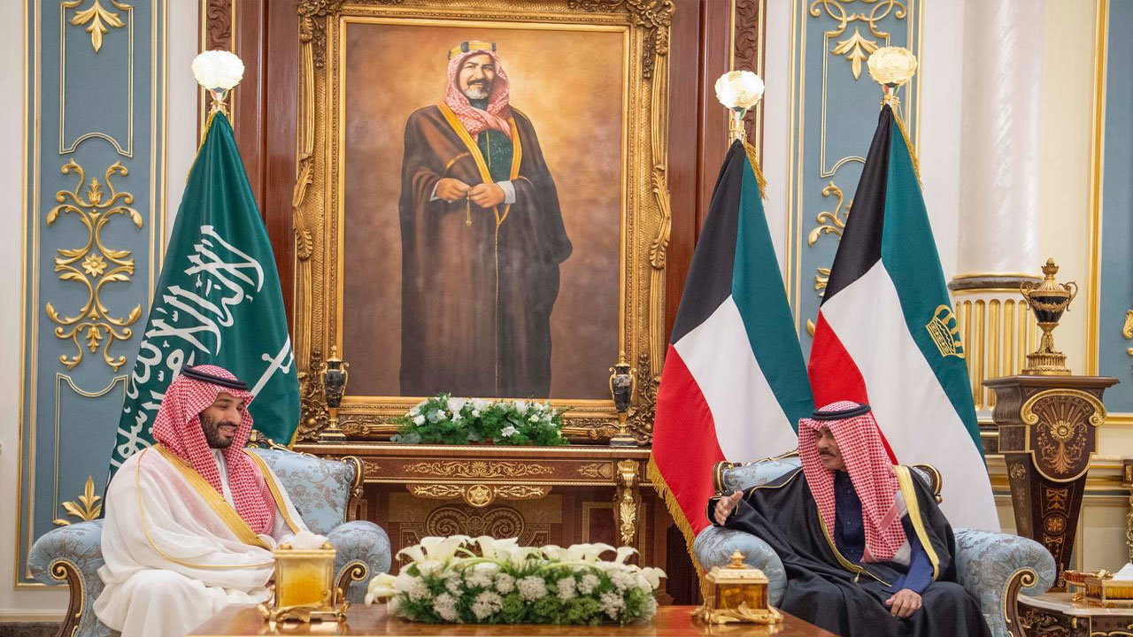 محمد بن سلمان يغادر الكويت و 18 بندًا.. بيان سعودي كويتي