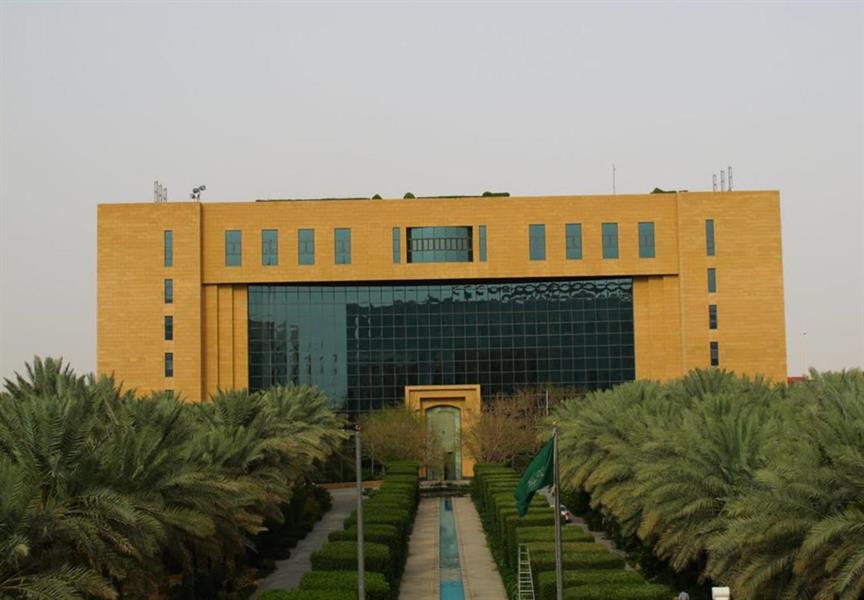 2000 ريال غرامة عقوبة عدم استخراج شـهادة صحية للعامل بدءًا من السبت المقبل